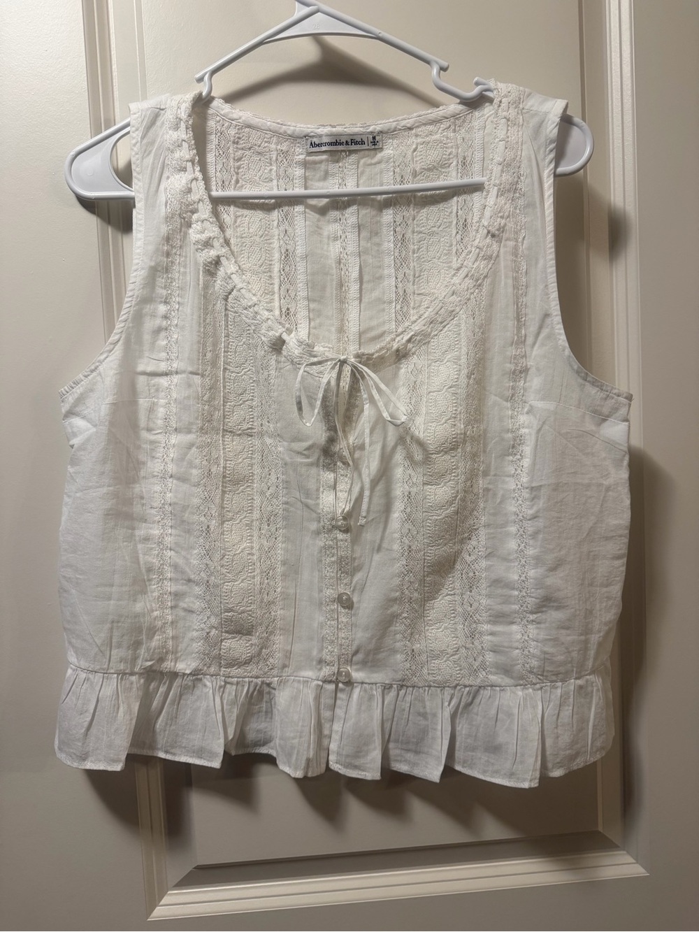 Abercrombie & Fitch Button-Through Lace-Trim Tank